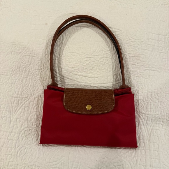 Red Longchamp Le Pliage Medium with Long Handles - Picture 2 of 4